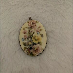 Vintage Cameo pendant